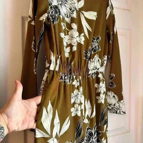 Who What Wear Floral Print Long Sleeve Brown Crew Neck Jumpsuit Size S - Picture 5 of 7